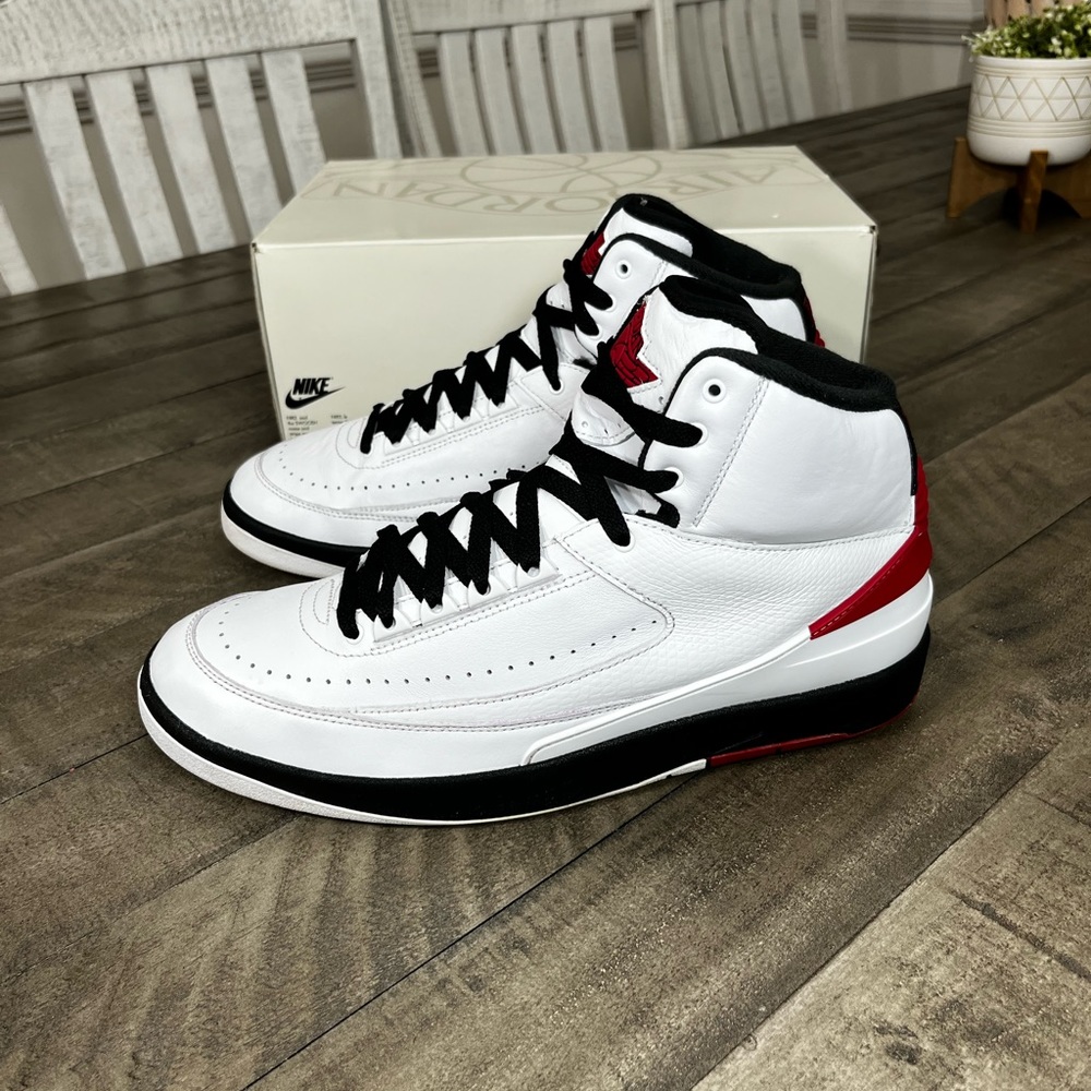 Nike Air Jordan 2 Retro Mid Chicago Sneakers Sz 11 - Picture 1 of 7